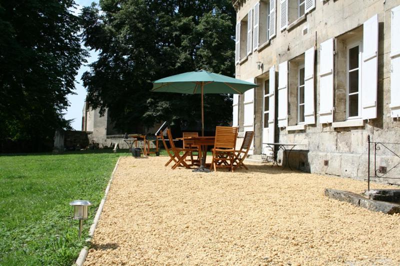 Chateau De Roberville Machemont Luaran gambar